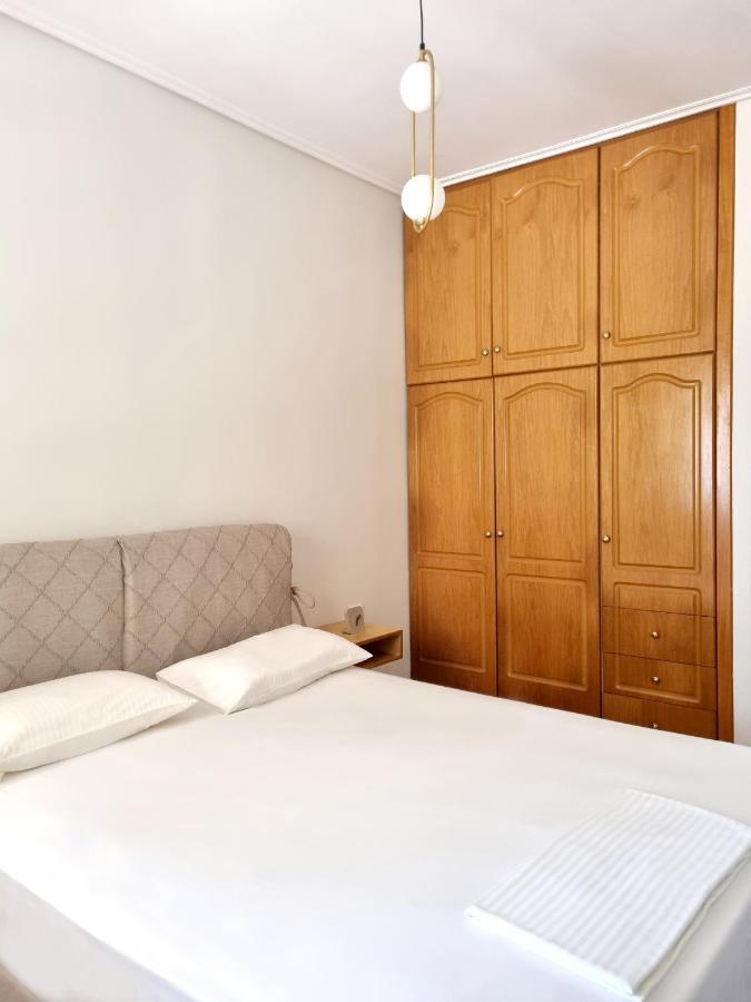 Almyros Aktis Seaview Apartment Kalamata Exterior photo