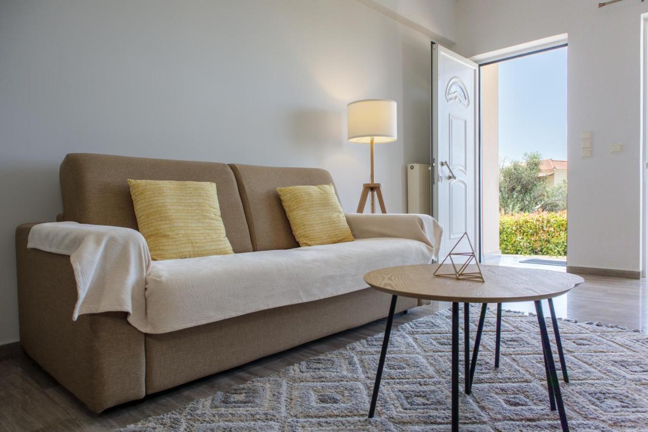 Almyros Aktis Seaview Apartment Kalamata Exterior photo