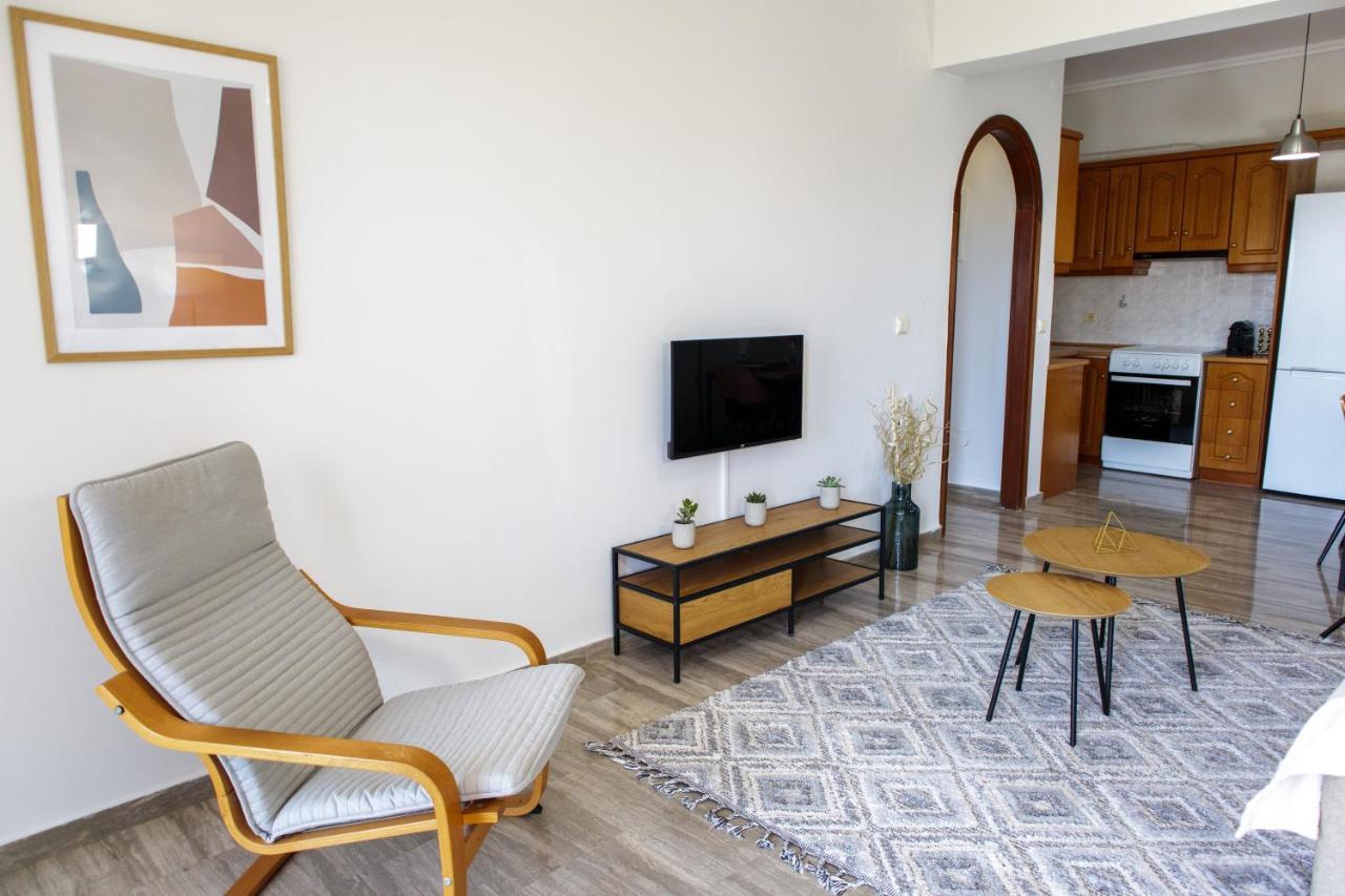 Almyros Aktis Seaview Apartment Kalamata Exterior photo